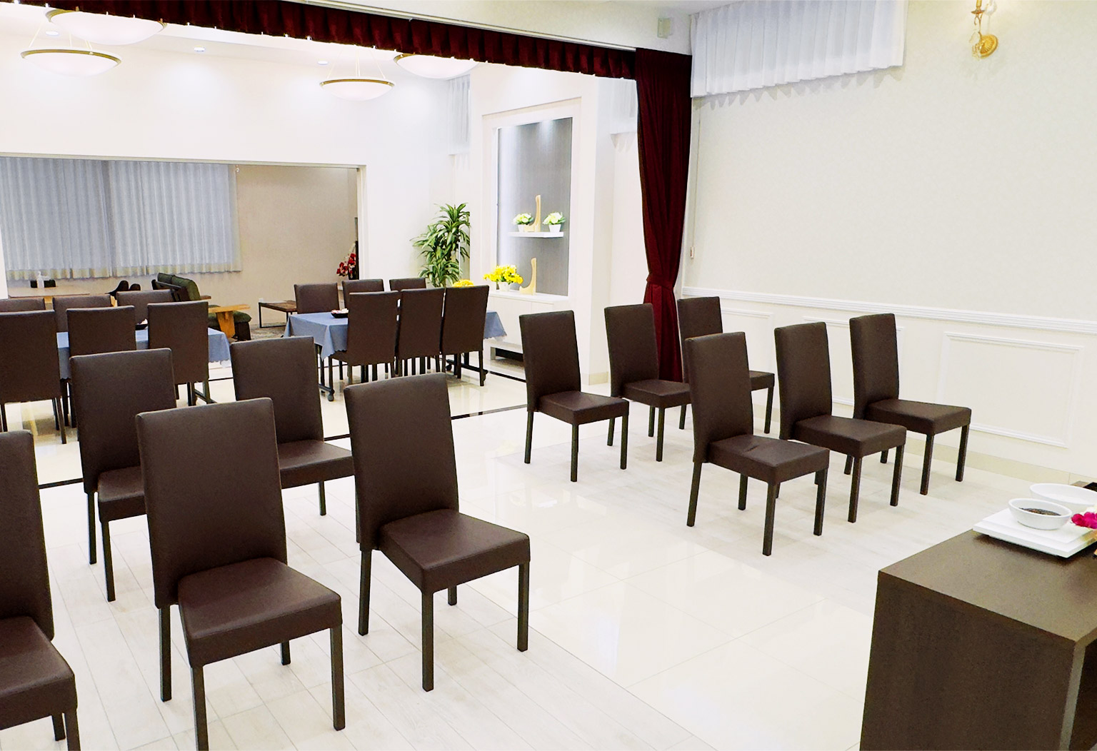 レインボー通りの式場ギャラリー