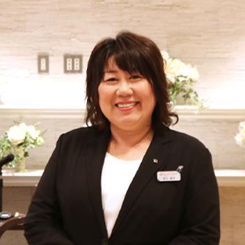 観音寺市で葬儀・葬式・家族葬をお探しなら家族葬のカナクラオールストーン まごころ会館のスタッフ